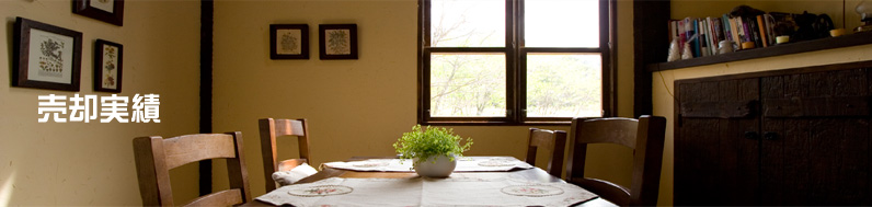 ���p����